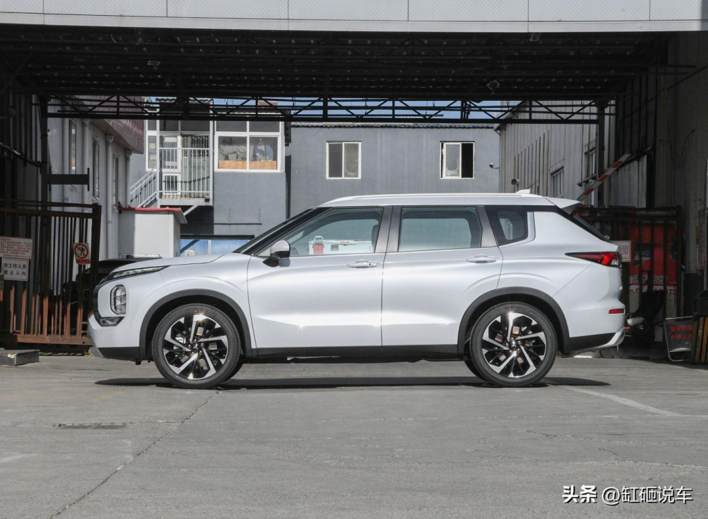 合资7座家用SUV，机械素质出色，10多万就能入手，解读三菱欧蓝德采购|汽车产业|汽车配件|机加工企业家交流社群中心