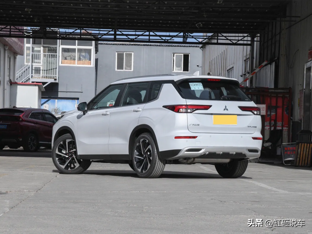 合资7座家用SUV，机械素质出色，10多万就能入手，解读三菱欧蓝德采购|汽车产业|汽车配件|机加工企业家交流社群中心